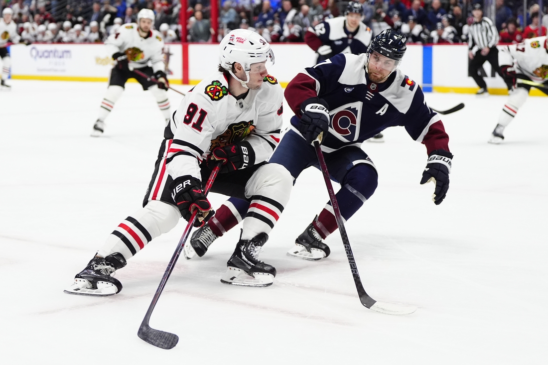 Nathan MacKinnon hits milestone as Avs blank Blackhawks Field Level