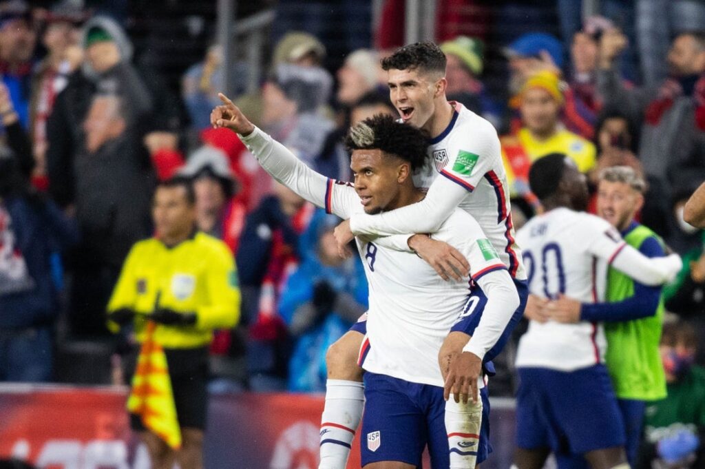 United States Pulisic celebrate