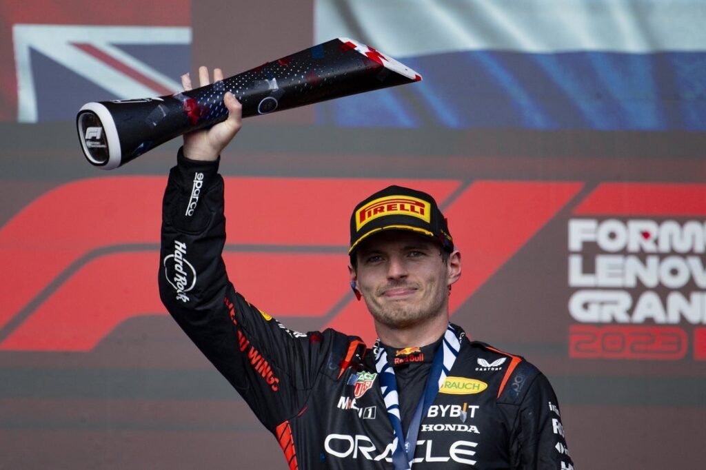 verstappen wave