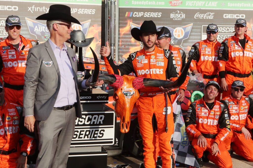 texas motor speedway nascar chase elliott