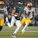 eagles packers jalen hurts