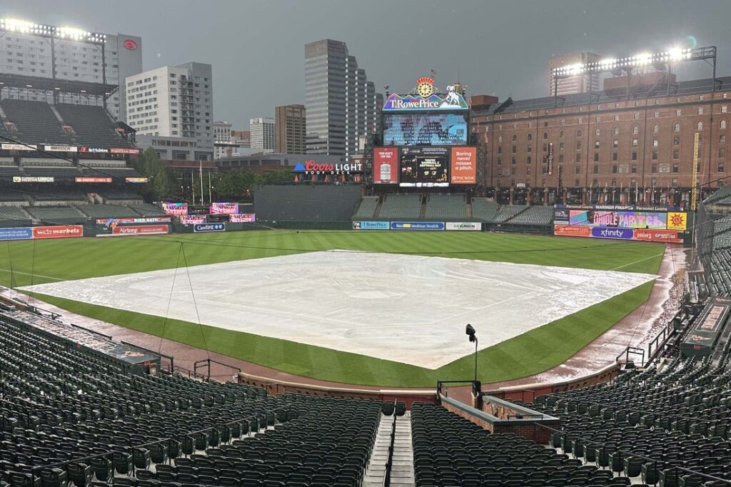 Camden Yards rain