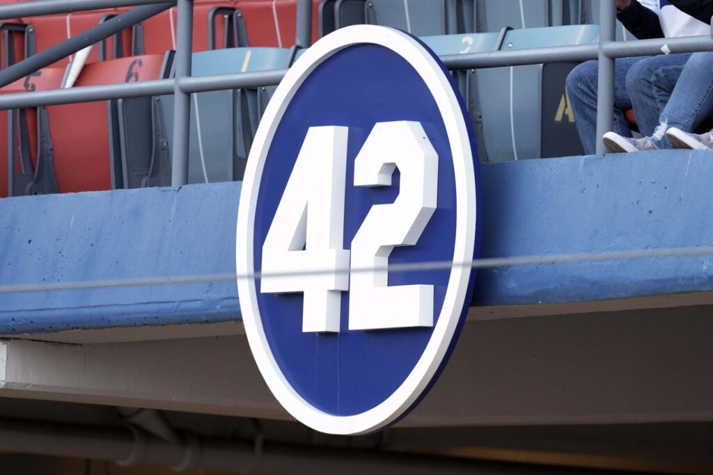jackie robinson retired 42