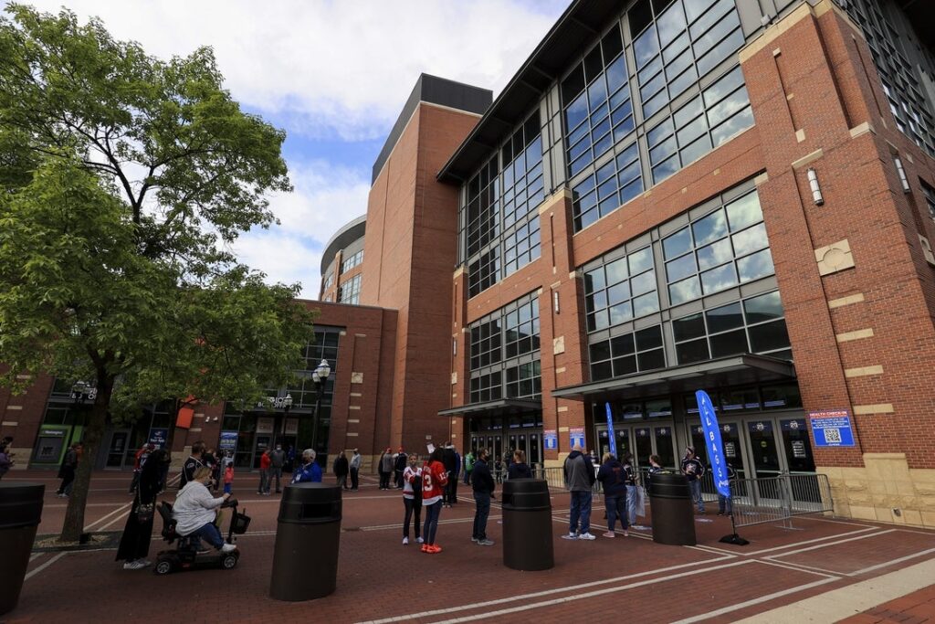 nationwide arena fans enter