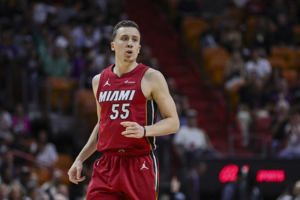 Duncan RObinson reacts