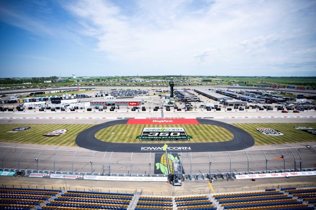 Iowa Speedway, view
