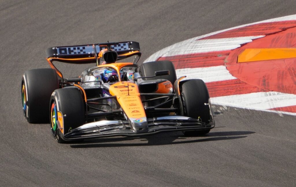 oscar piastri drives