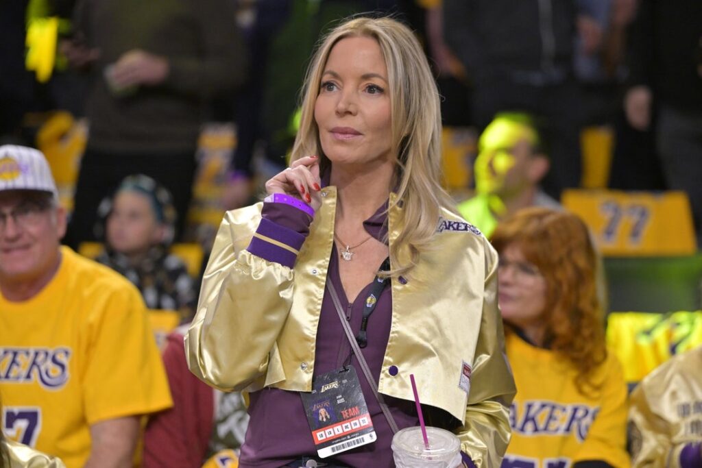 jeanie buss