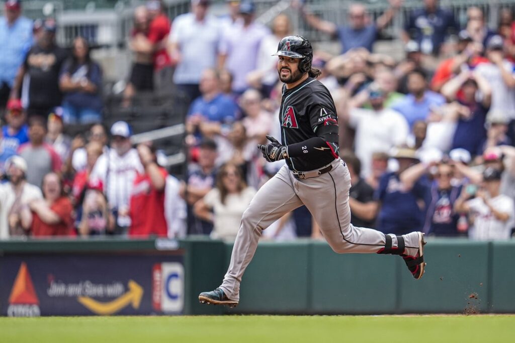 eugenio suarez