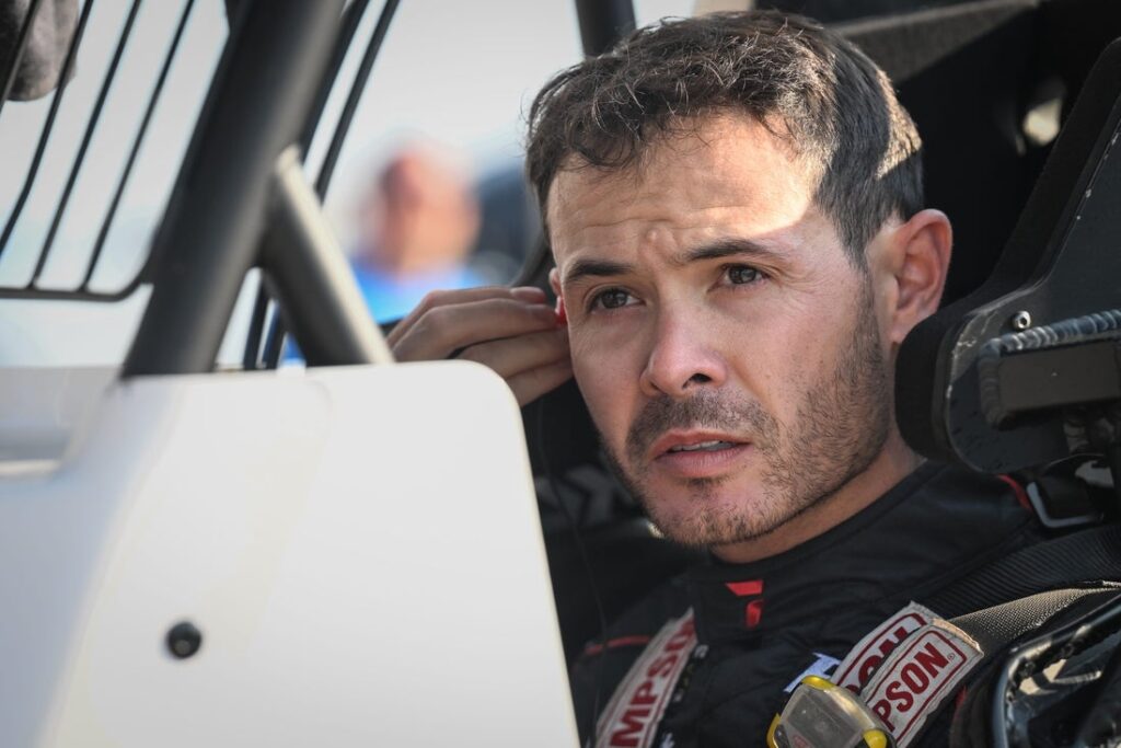 world of outlaws sprint larson