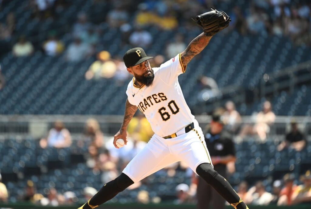 pirates dennis santana
