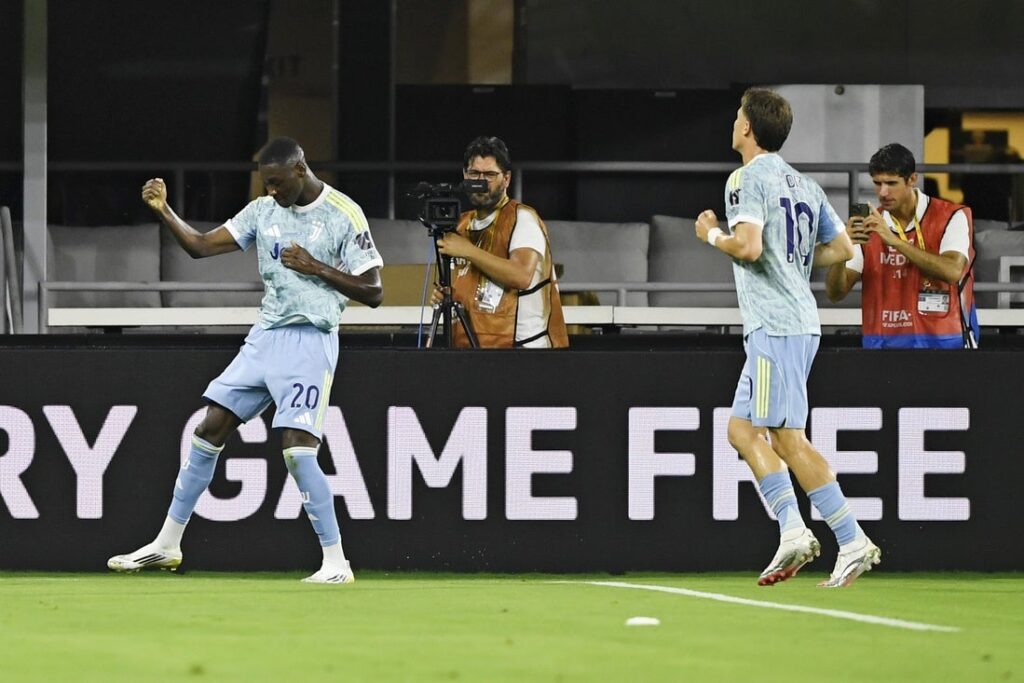 Juventus, Al-Ain