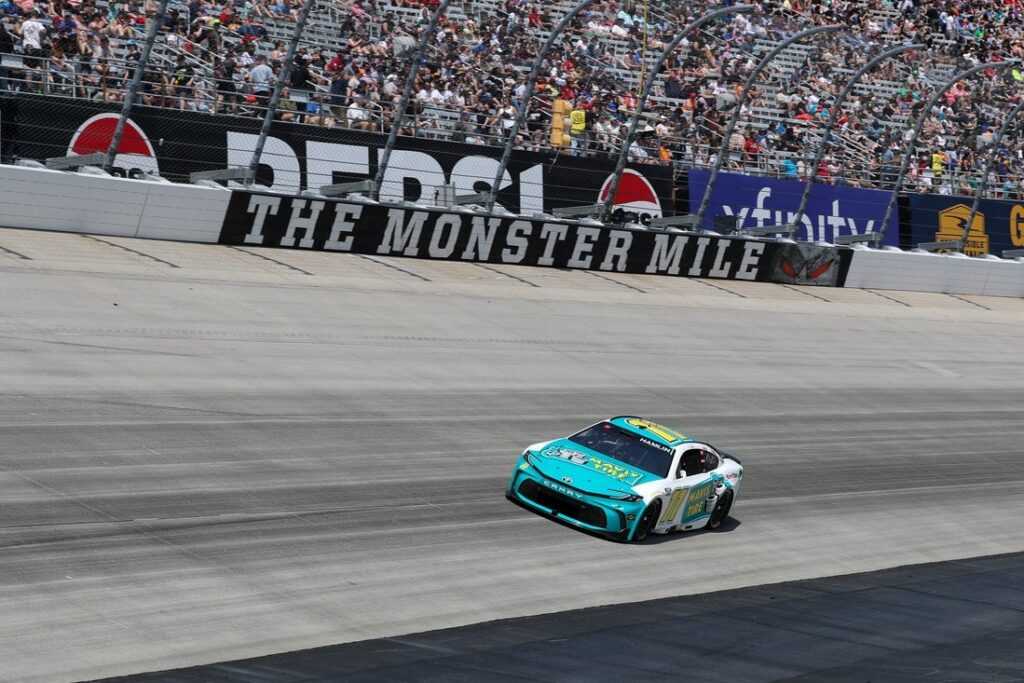 denny hamlin dover