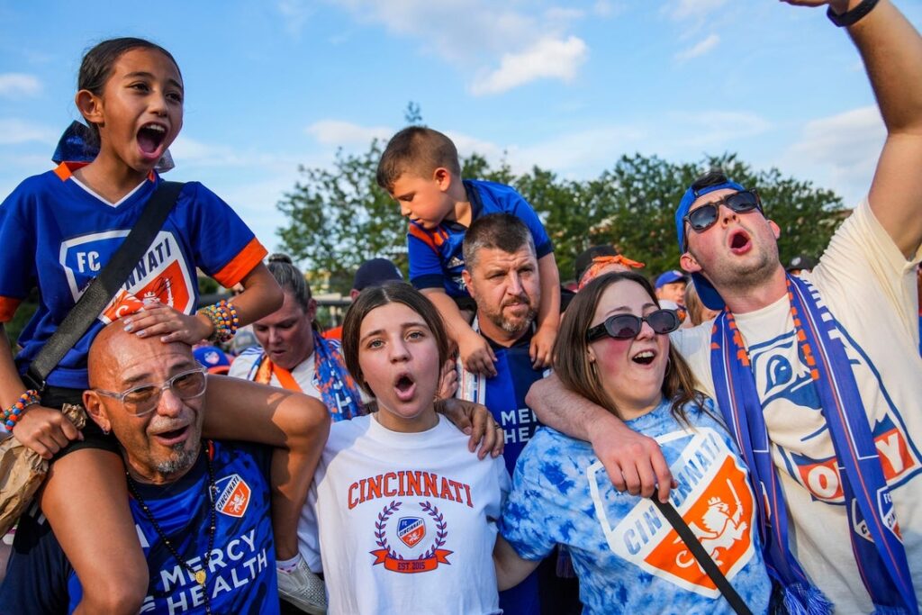 fC cincinnati supporters