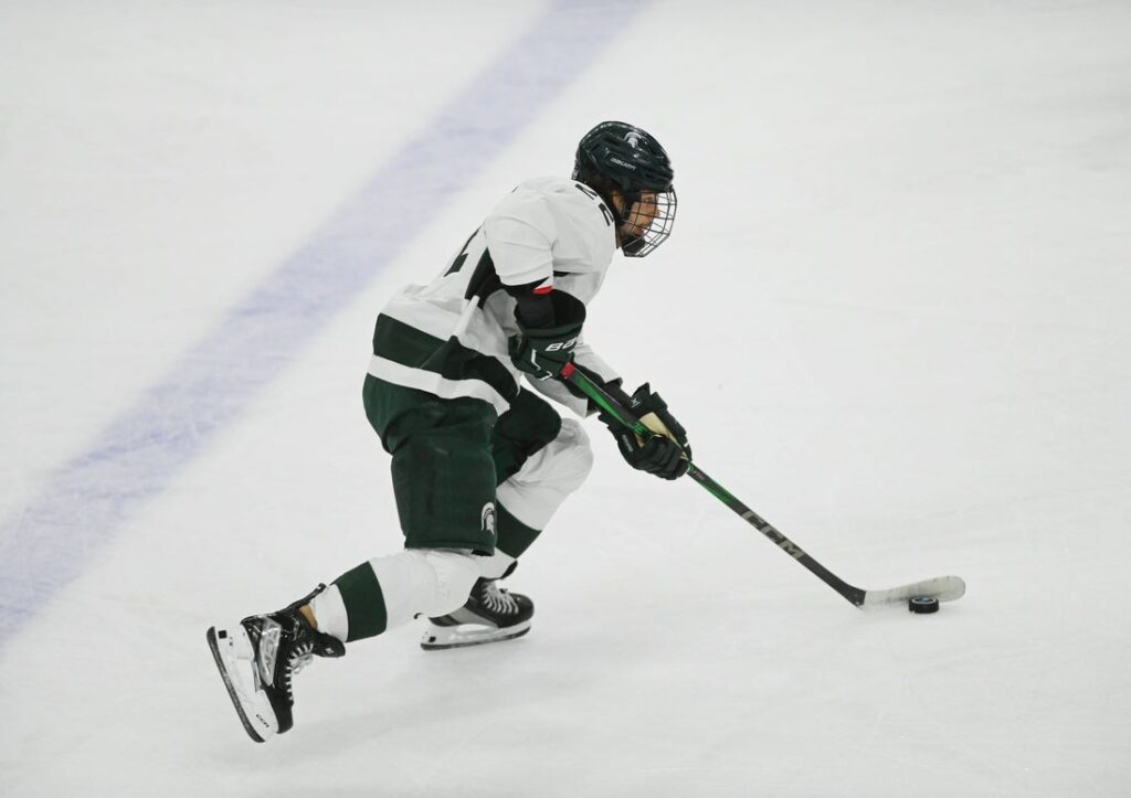 isaac howard hockey