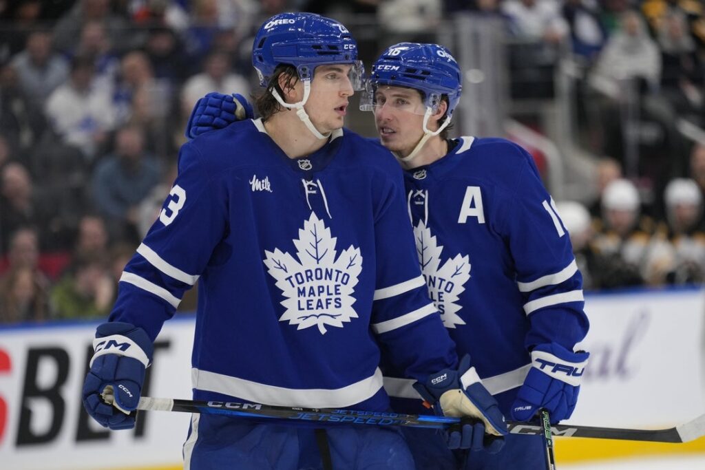 mitch marner knies
