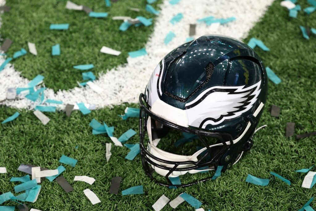 philadelphia eagles helmet