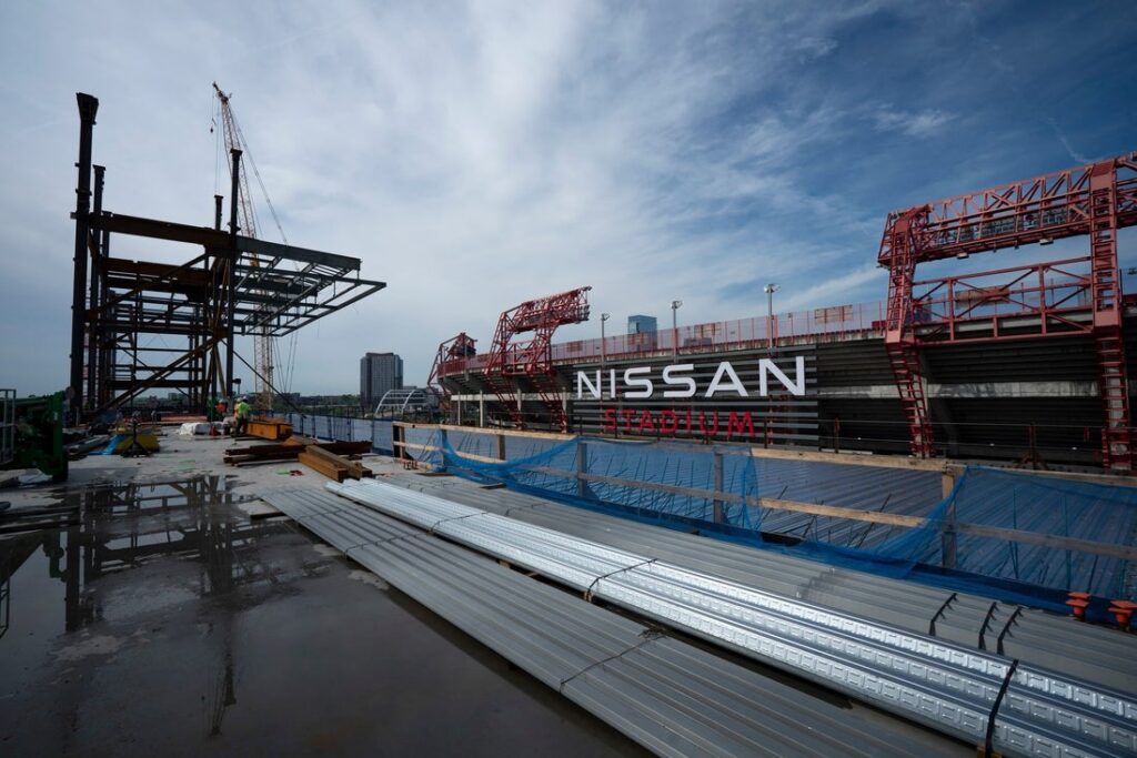 nissan stadium construction