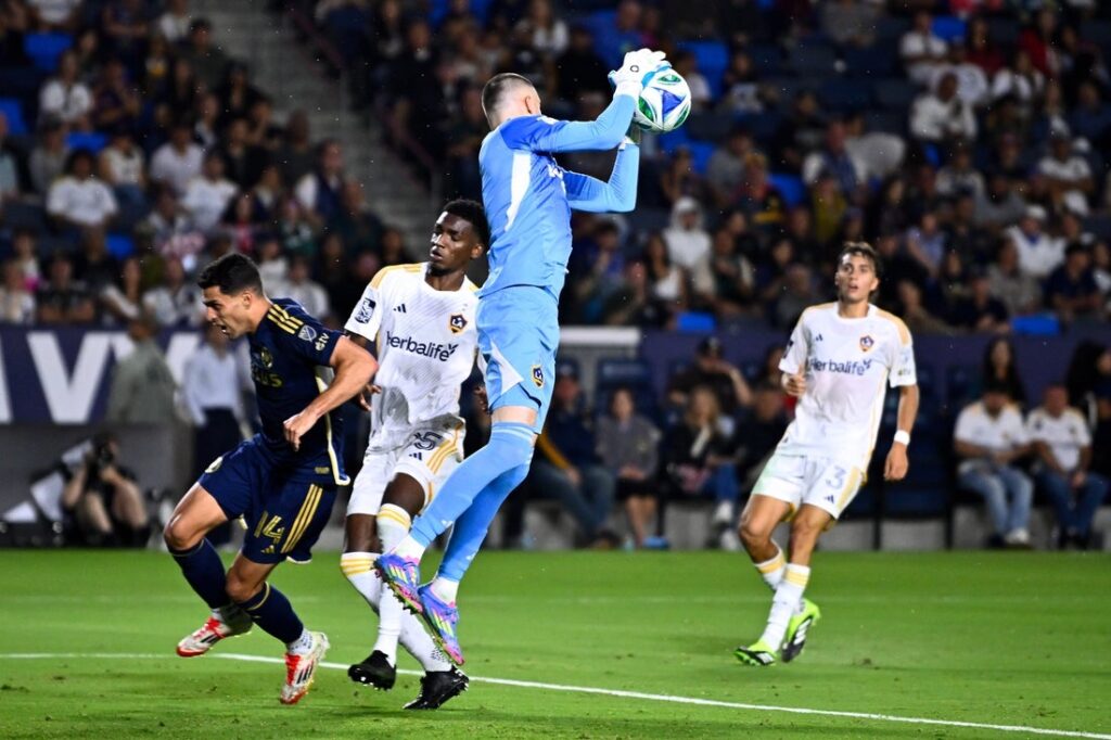Galaxy, Whitecaps