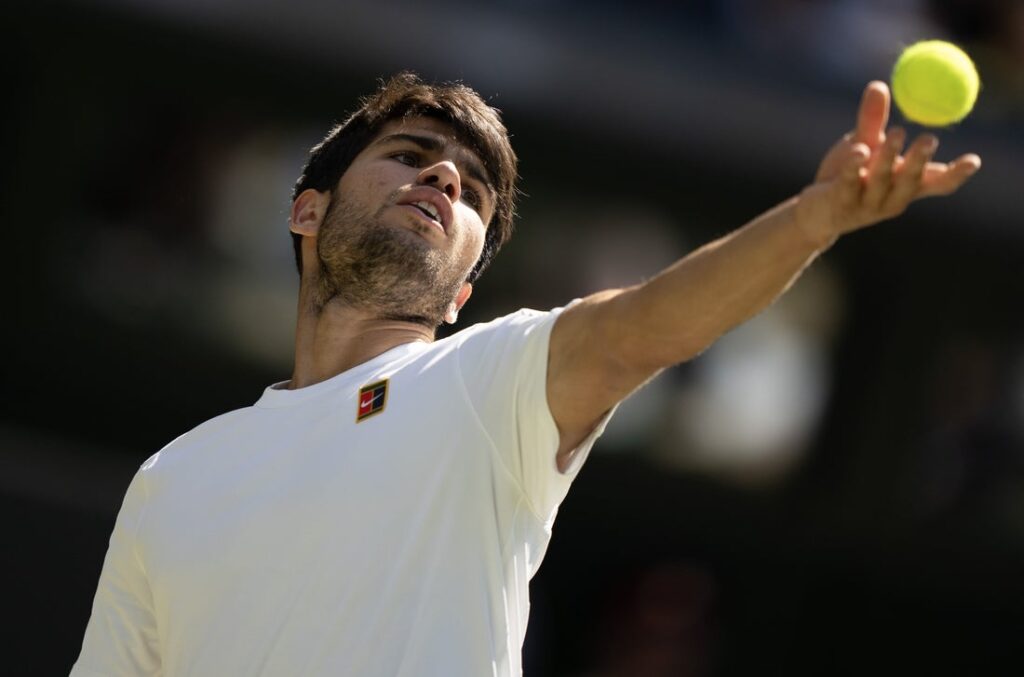 carlos alcaraz, serve