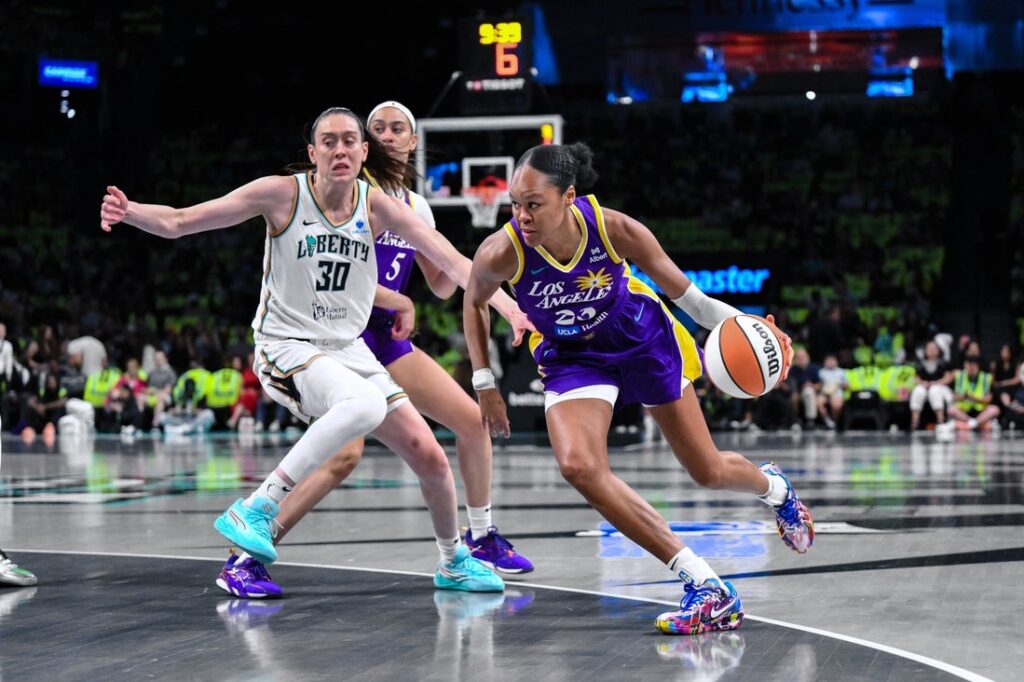 breanna Stewart