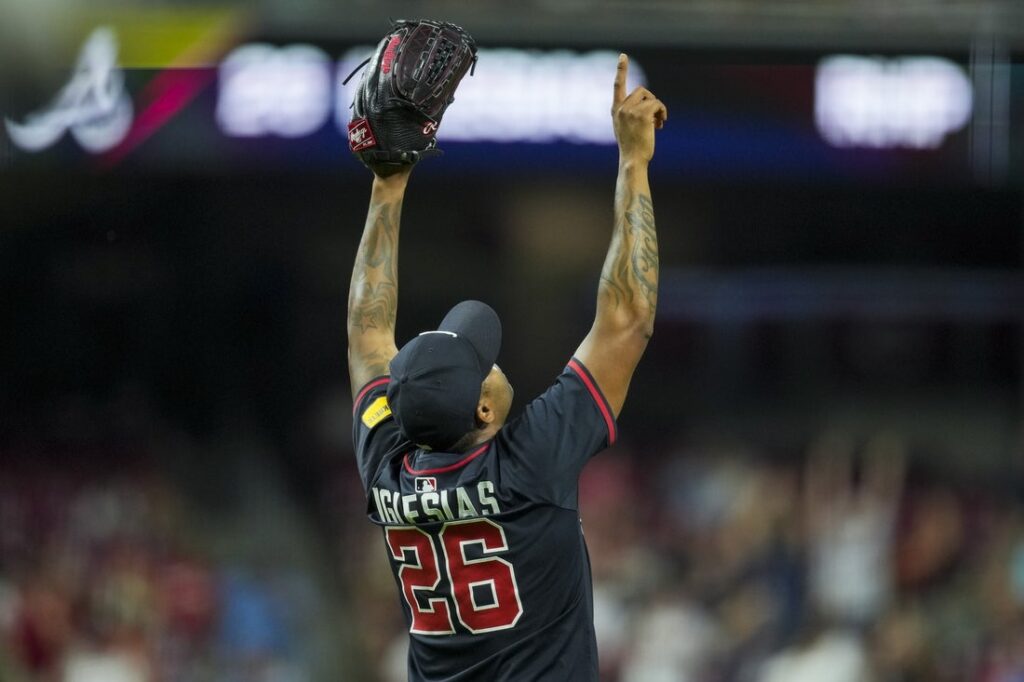reds, braves