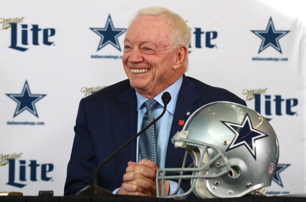 dallas cowboys jerry jones smile