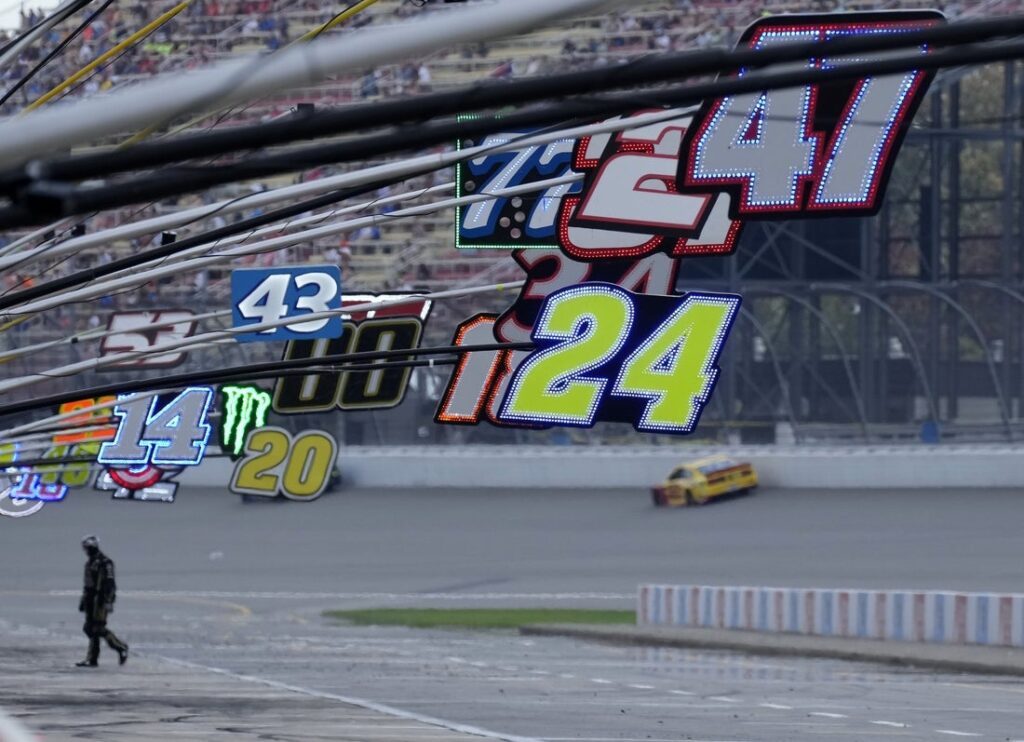 michigan speedway sign