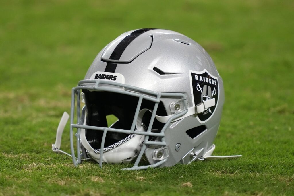 las vegas raiders helmet