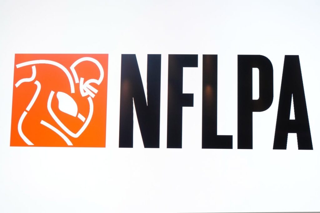 nflpa, logo