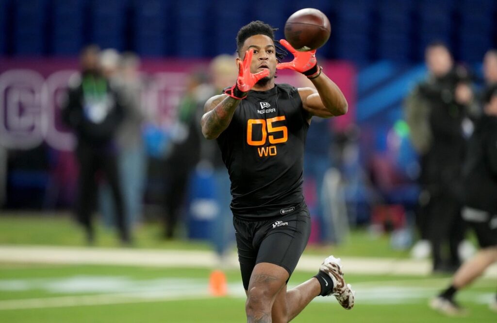 Isaiah Bond