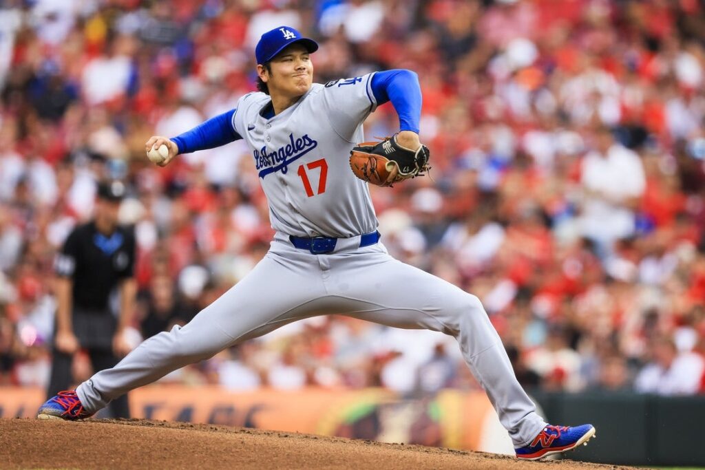 Shohei Ohtani pitches