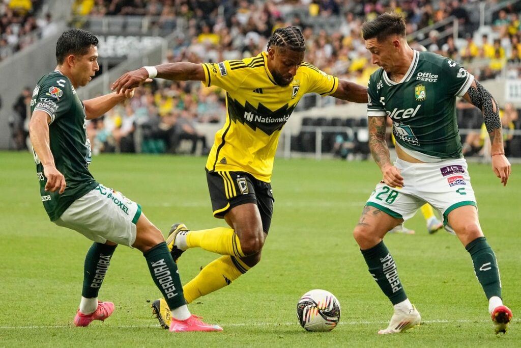 columbus crew, leon