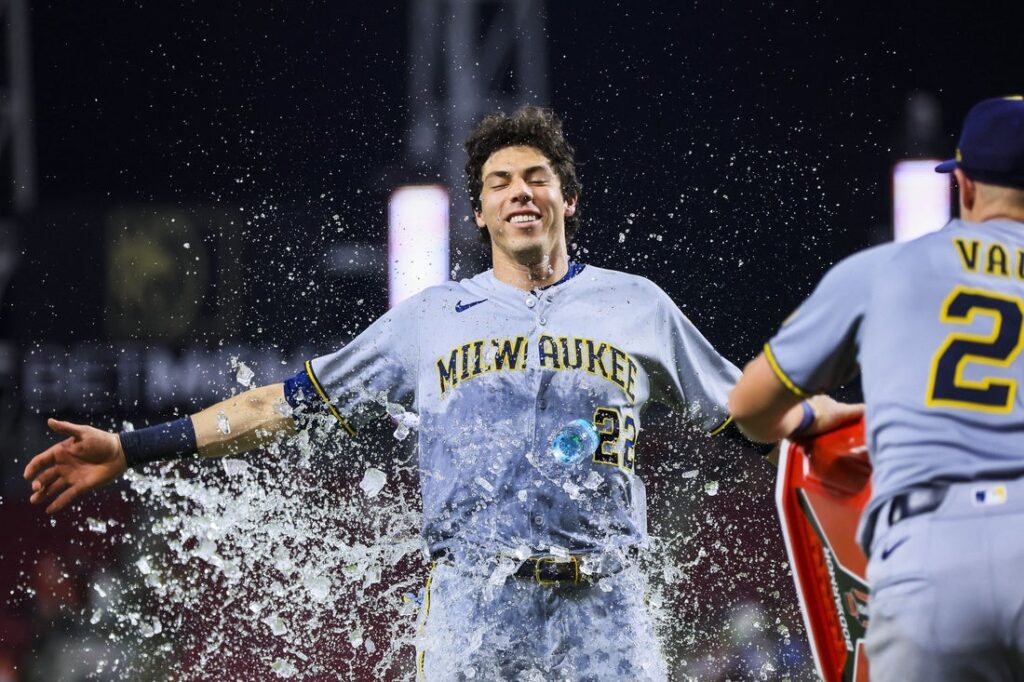 Brewers, Reds