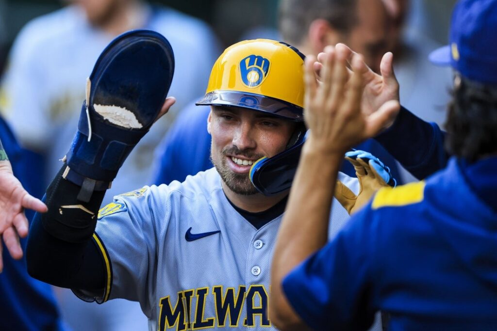 Brewers AND Reds