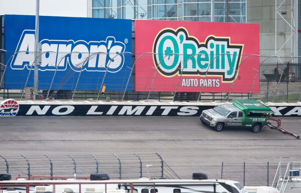 nascar o'reilly auto logo