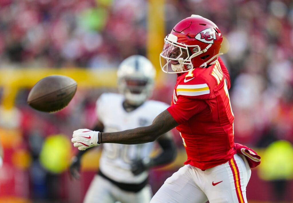 xavier worthy catch