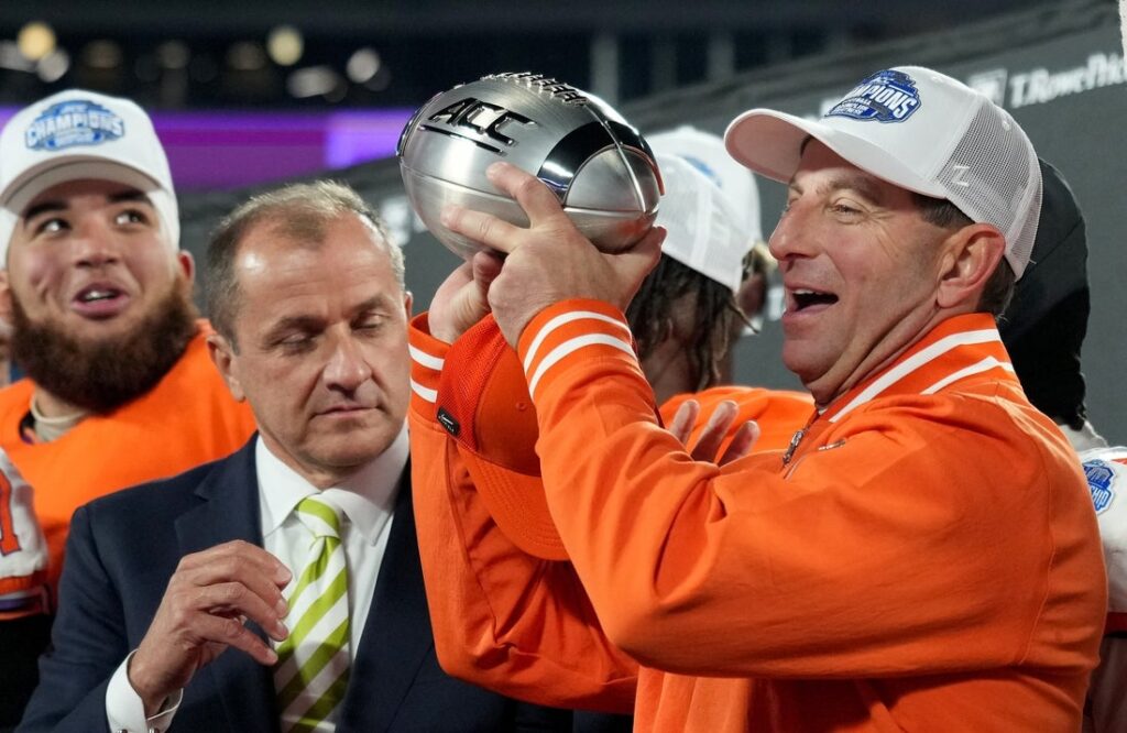 clemson  dabo trophy