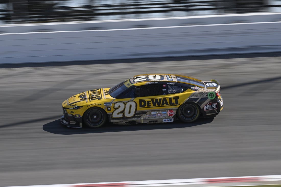 Christopher Bell wins late 4-car sprint at Bristol night race