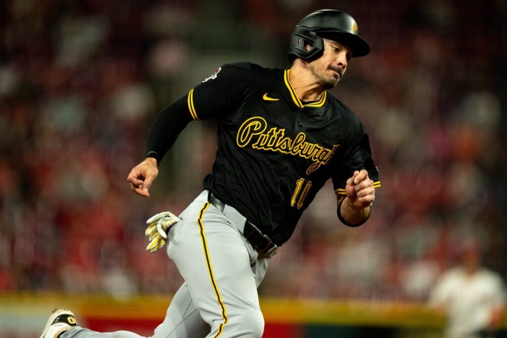 pirates, reds