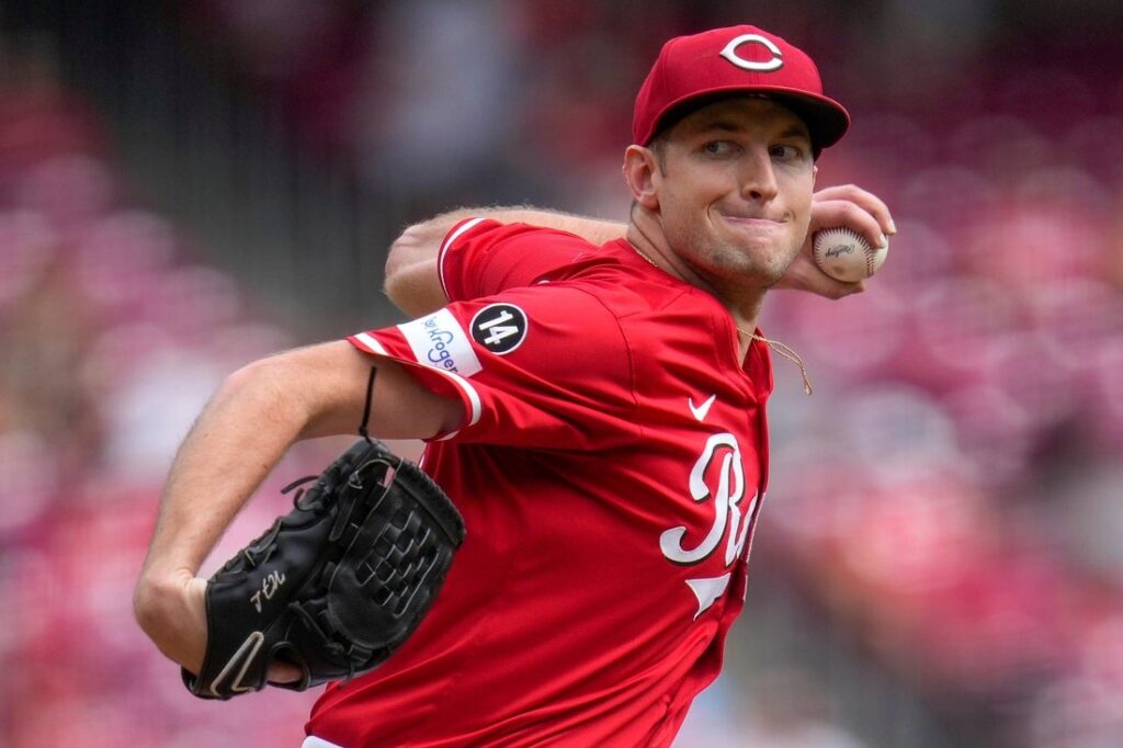 Pirates, Reds