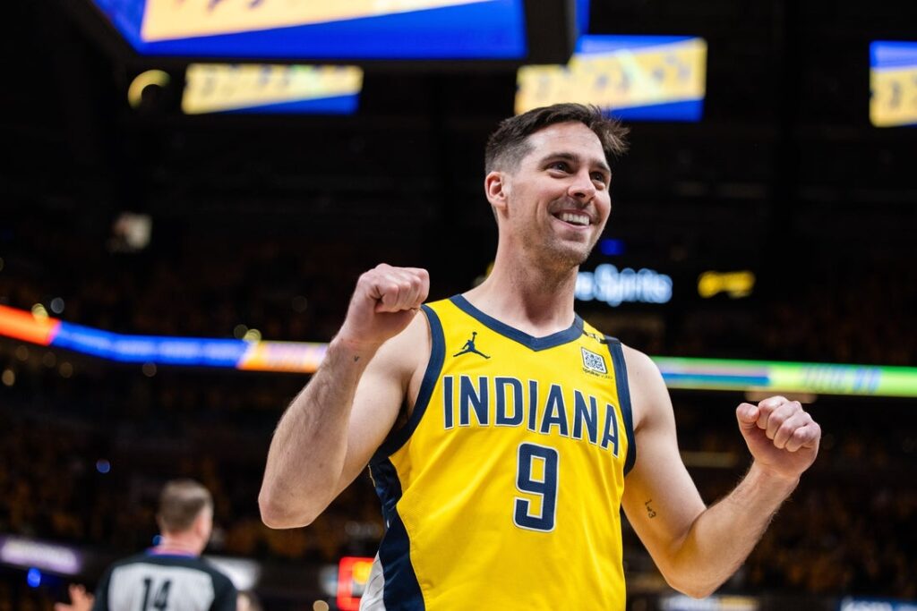 pacers mcconnell celebrate
