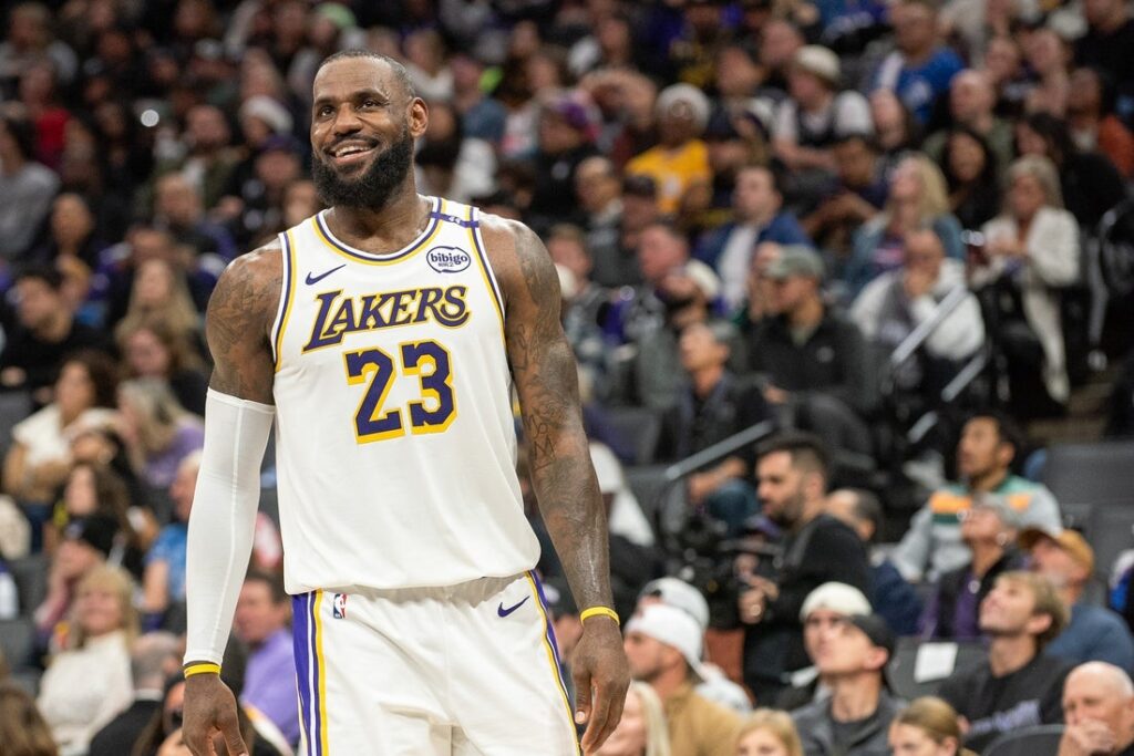 LeBron James, kings