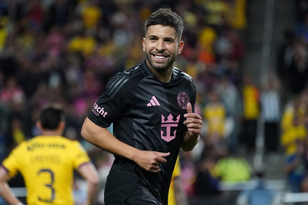 jordi alba miami smile