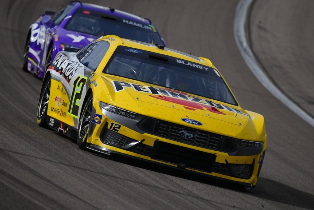 Joey Logano, Vegas