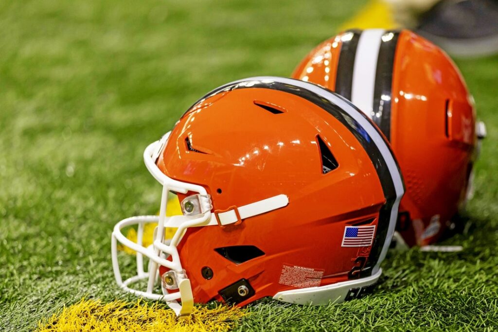 browns, helmet