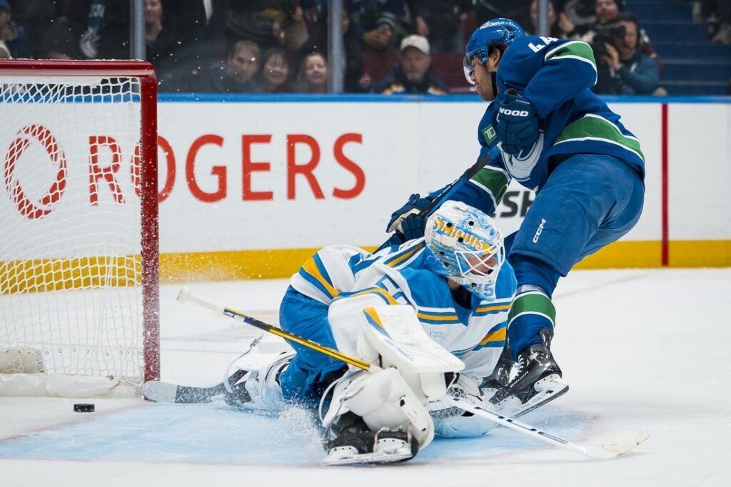 Blues, Canucks