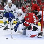 Canucks, Blackhawks
