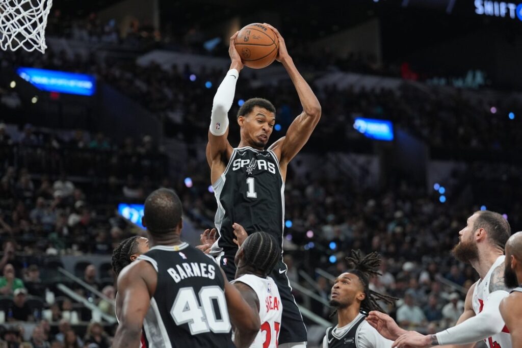 Spurs, Raptors