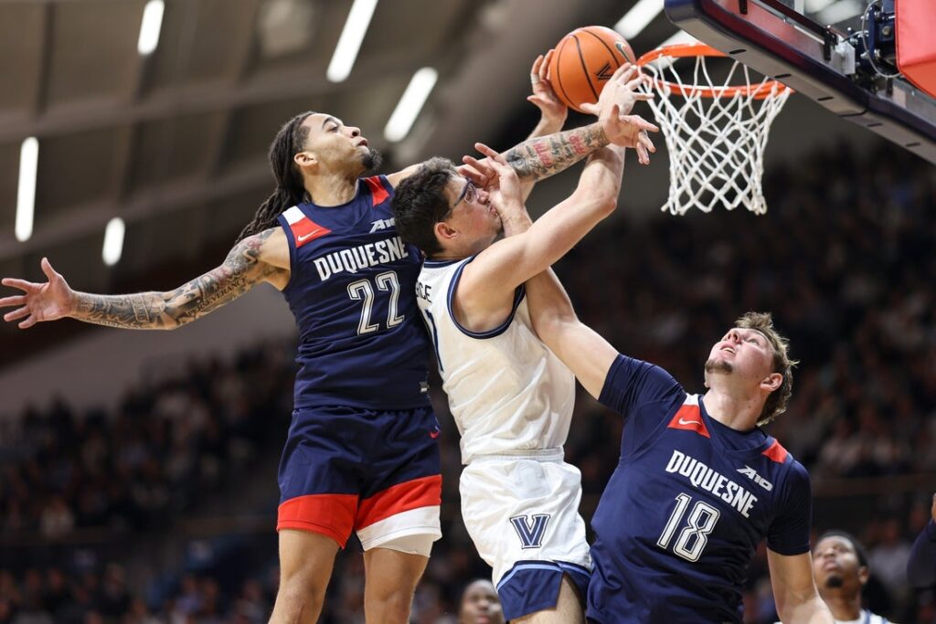 Duquesne, Villanova
